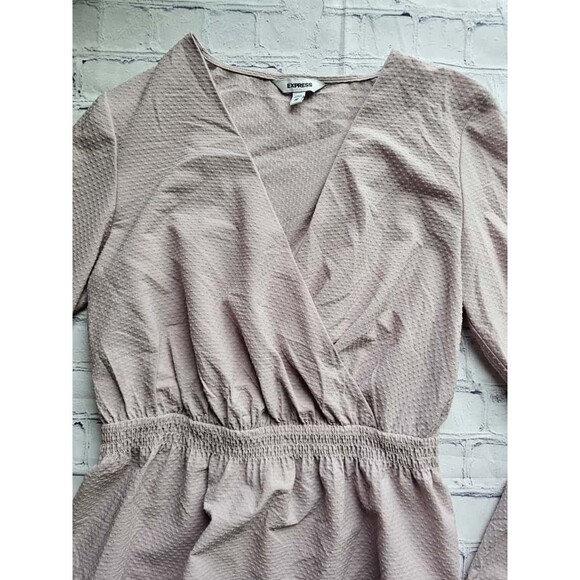 Express Blush Pink Wrap Blouse XS Women’s Long Sleeve Textured Smocked Waist Top - Picture 8 of 12